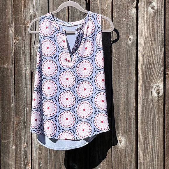 Loft sleeveless top size small - Picture 15 of 15